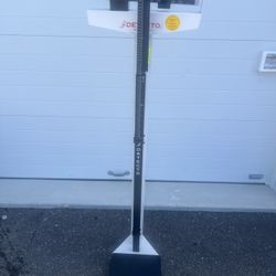 Detecto 439 Physician Scale with Height Rod, a mechanical weigh beam scale designed for clinical-quality height and weight measurements.  Used in good