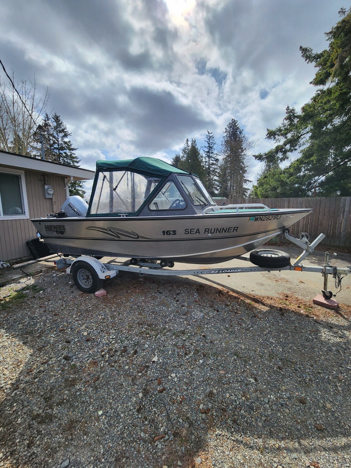 2000 Hewes Craft 163 Sea Runner