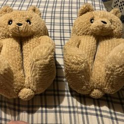  Teddy bear slippers