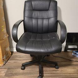 Solid Super Comfortable Black Leather Chair