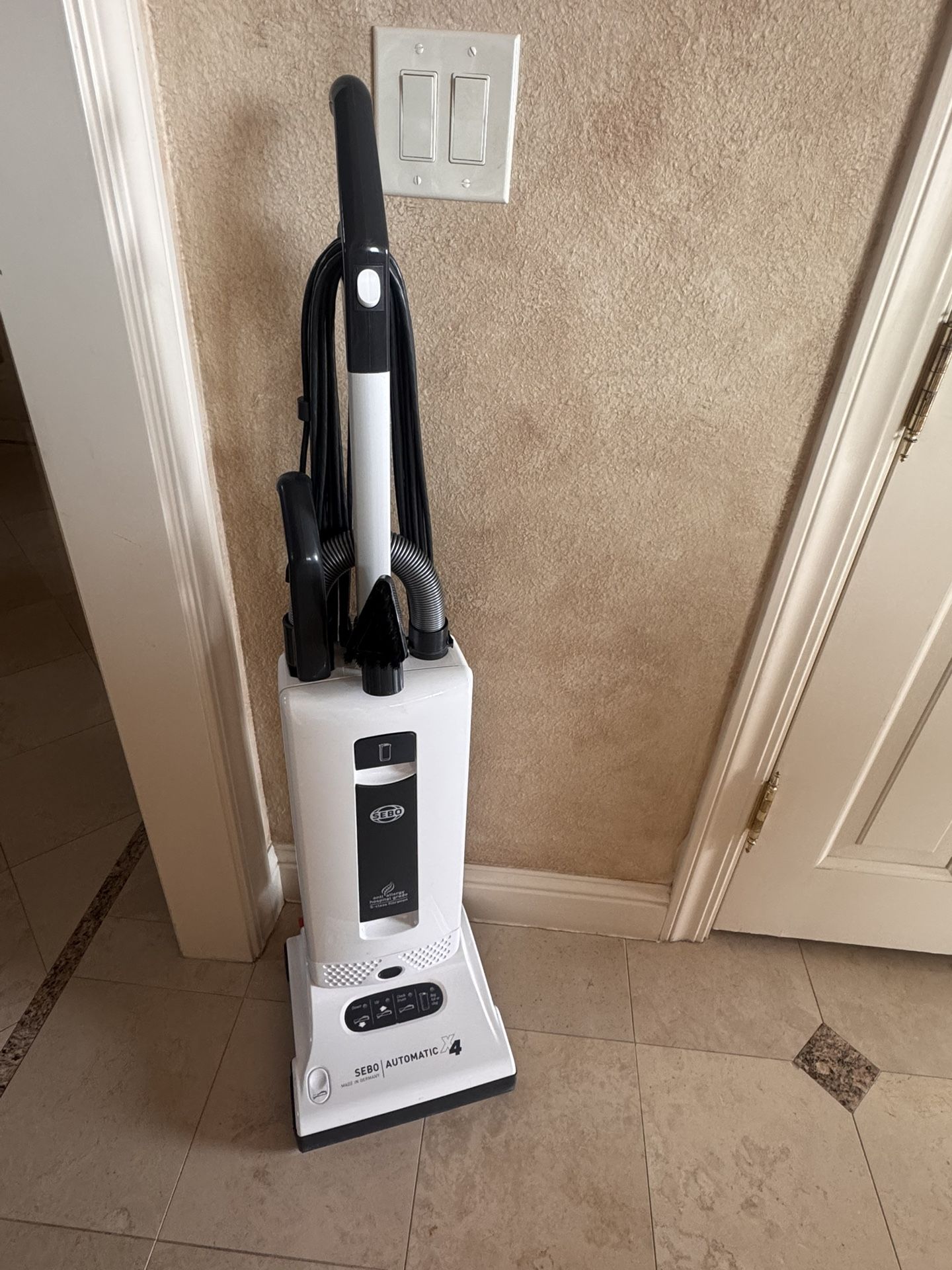 Sebo Vaccum X4 Automatic