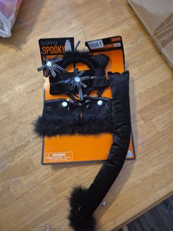 Looking Spooky Halloween Costume Accessory Set