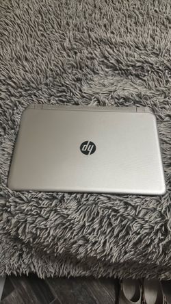 HP Pavillion 15 // Windows 10 // 15.5 Inch // With Charger
