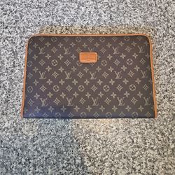 LV Portfolio Organiser $800 OBO