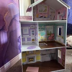 Dollhouse (Free Pickup)