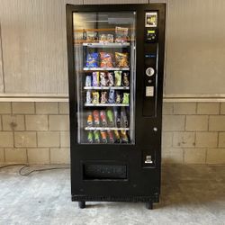 Combo Machine For Snacks/Drinks With Credit Card Reader
