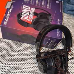 Headphones 