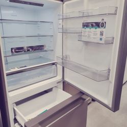Brand New Hisense 31-in Wide Single Door Bottom Freezer Counter Death With Original 2-year Warranty