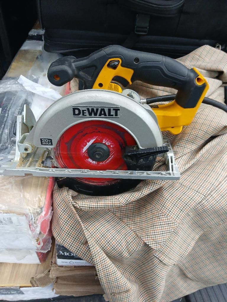DeWalt 20v MAX Circular Saw