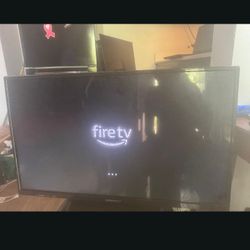 32 Element TV On Stand With Remote 