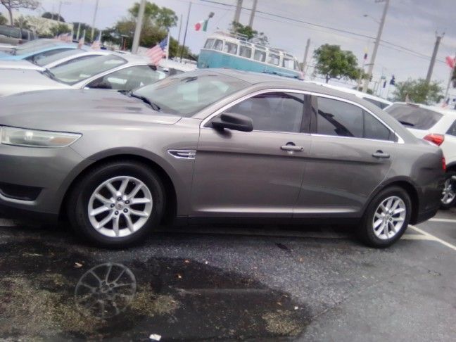 2013 Ford Taurus