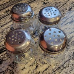 4 Clear Glass/steel Cheese/spice Shakers 6 Oz