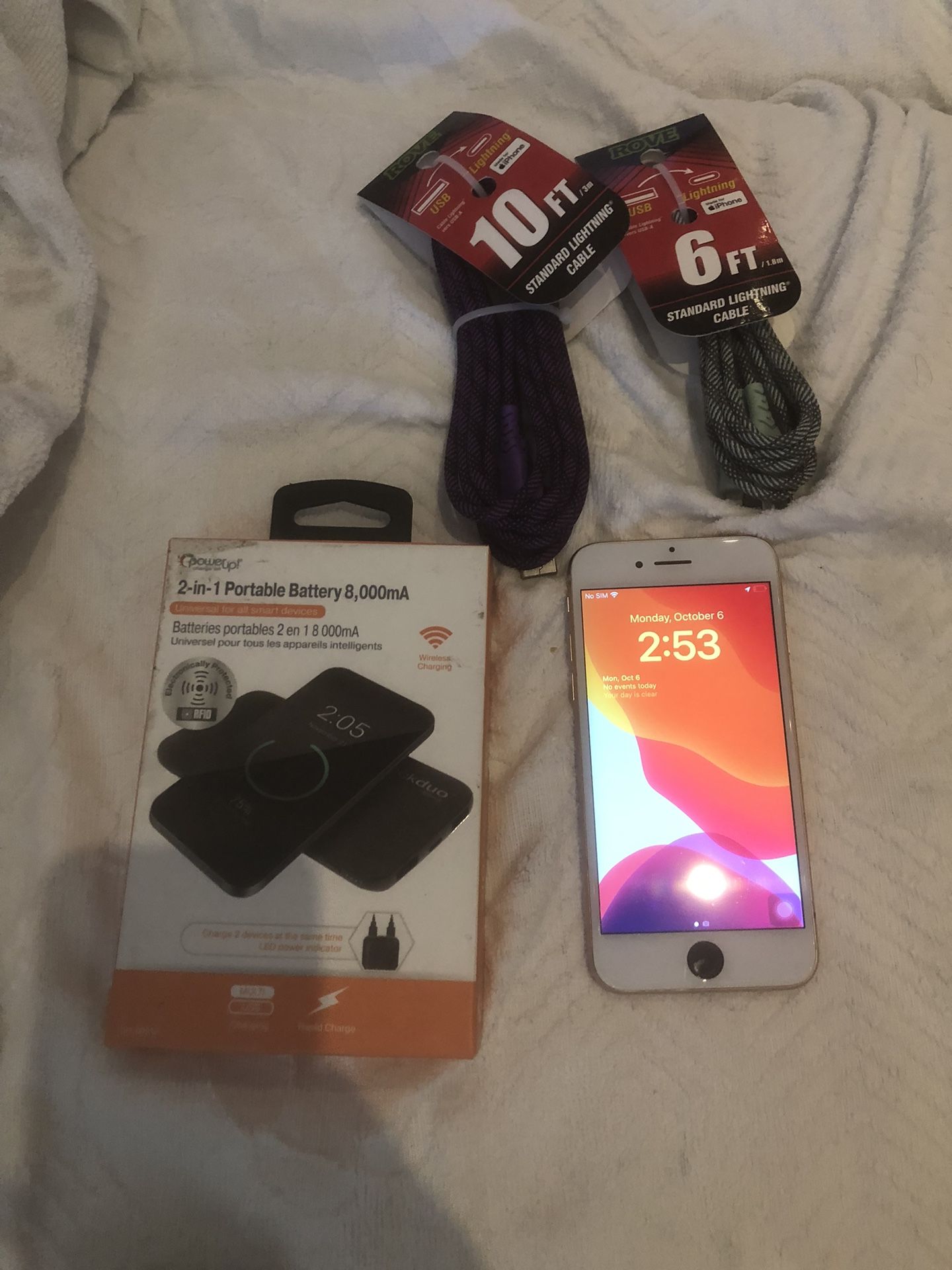 iPhone 8 Works Perfectly 64gb + Brand New Power bank & 2 Brand New Charger