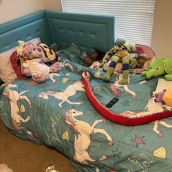 Twin Bed + Twin mattress In Plastic