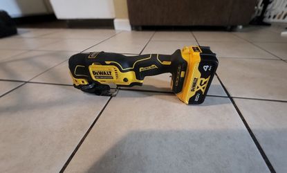 Dewalt tool + battery