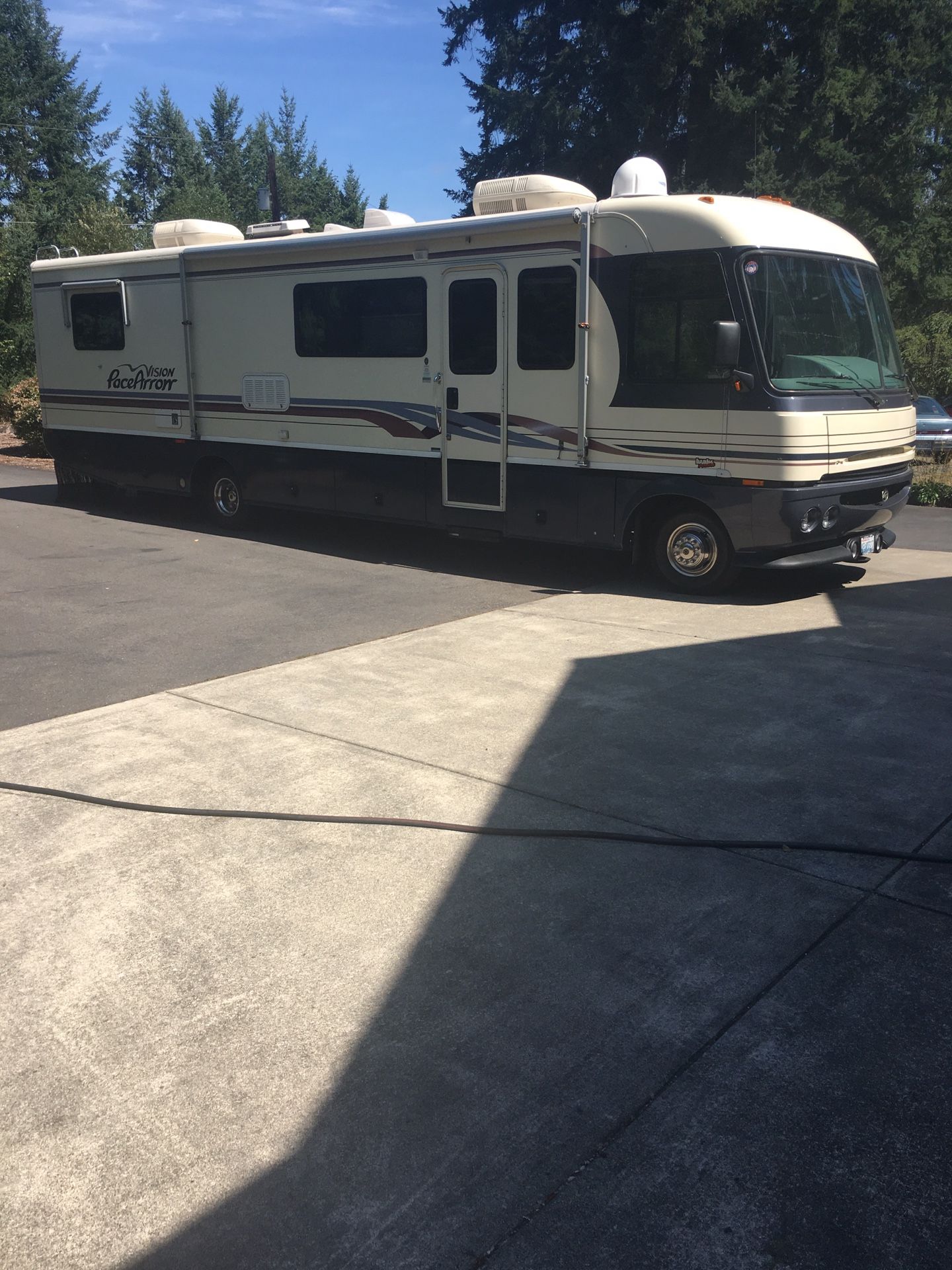 Pace Arrow Vision 35 FT 1996