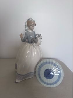 NAO Lladró Figurine