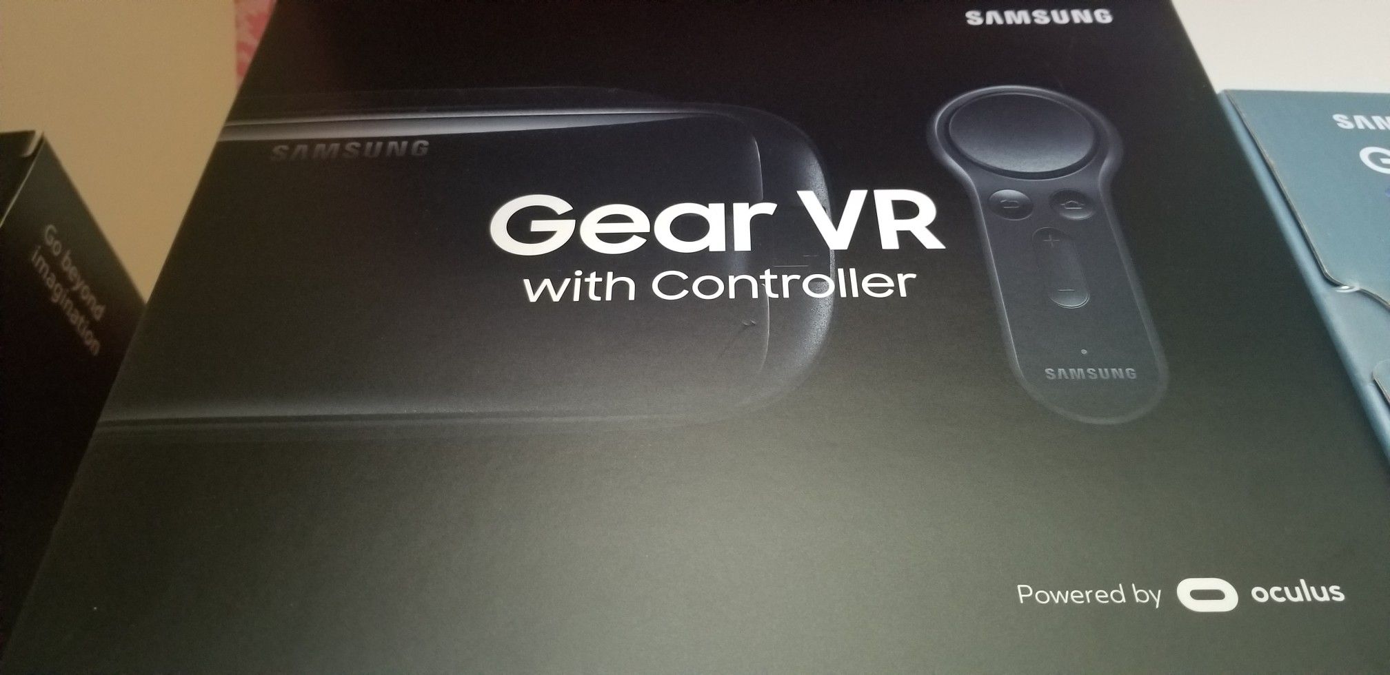 Gear VR with controller *NEW IN BOX*