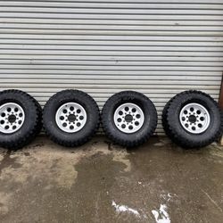 35x12.50r16