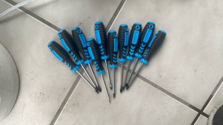 Screw drivers