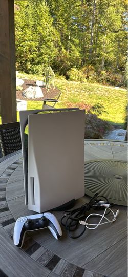 Sony PlayStation 5 Console disc with Controller