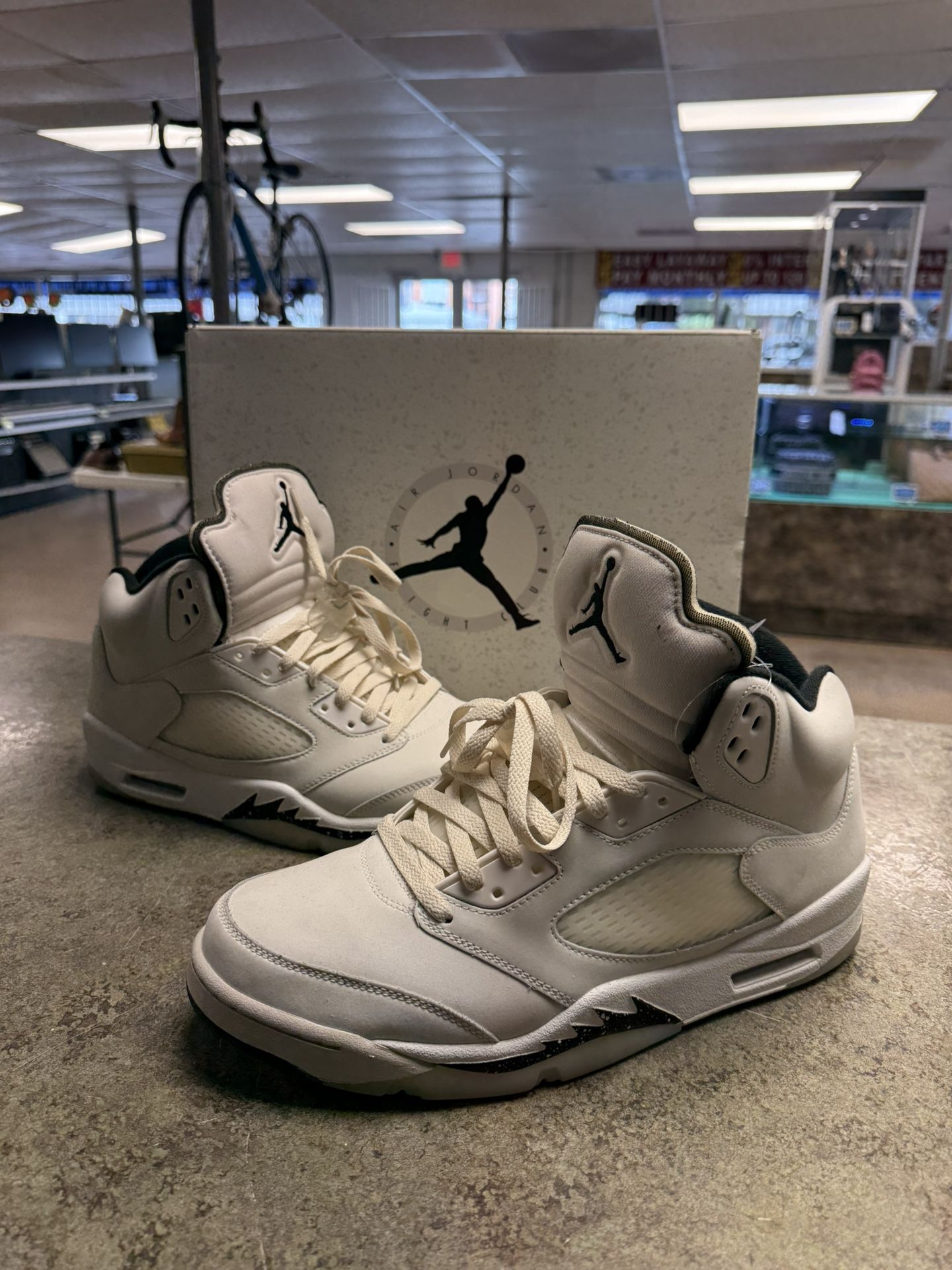 Jordan’s Retro 5 Size 13