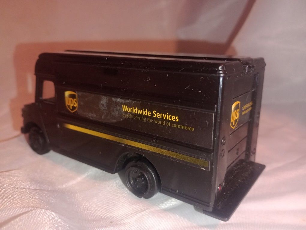UPS TRUCK