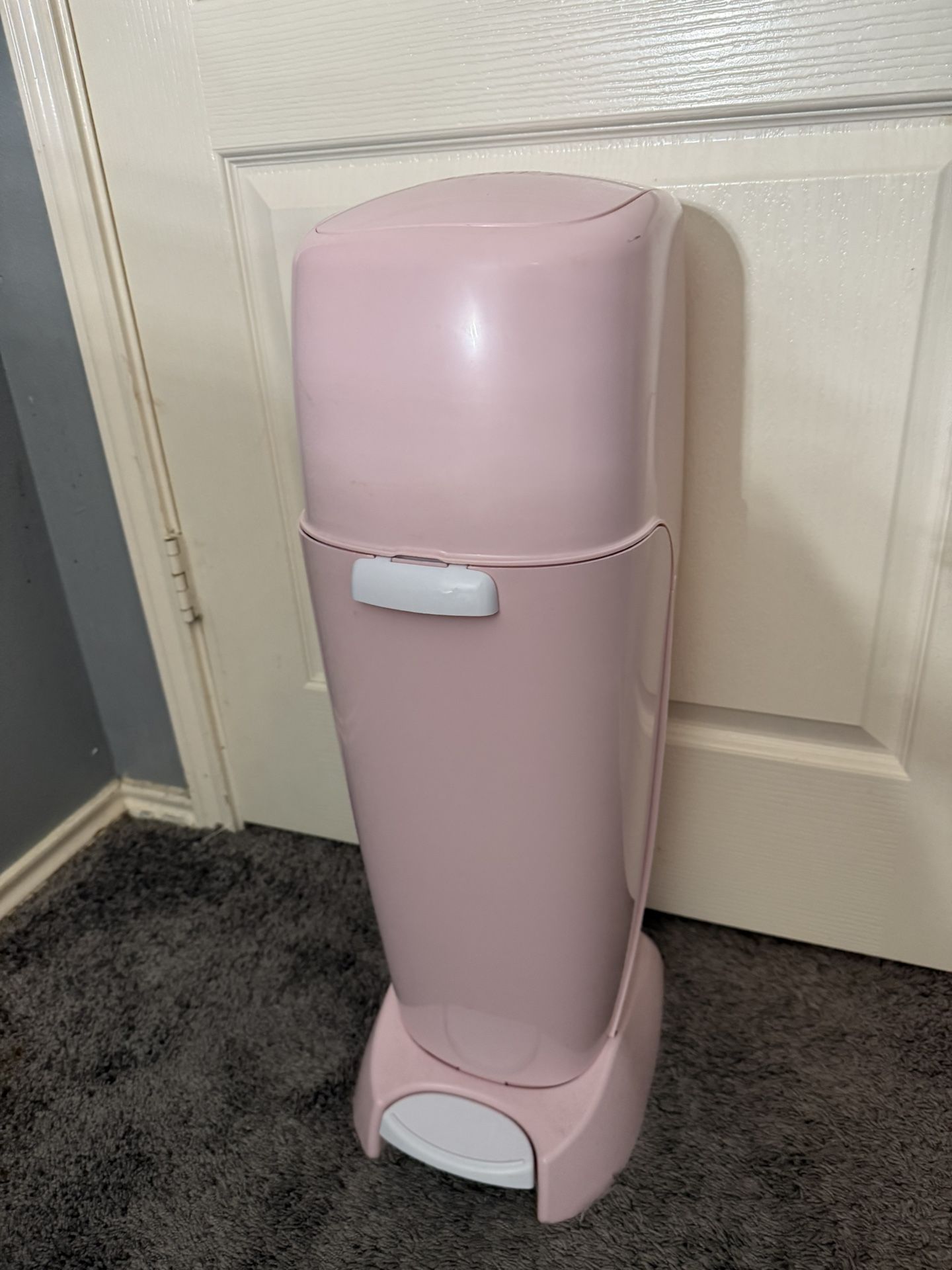 genie diaper trash can