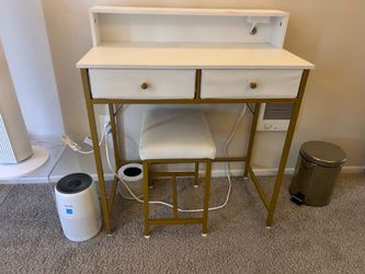Vanity Desk (no mirror) with drawers, charging station and padded chair