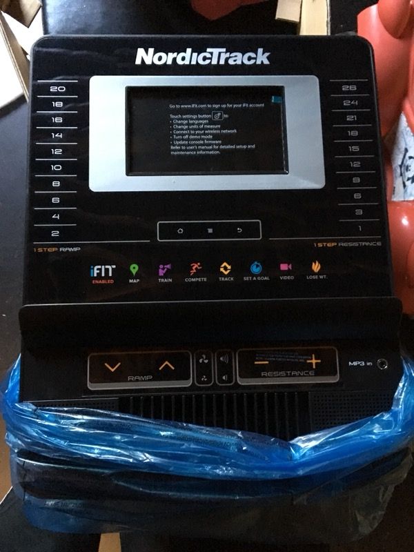 Norditrack elliptical 12.7 console brand new