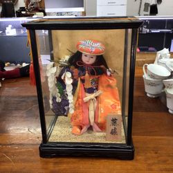 Vintage Oriental Japanese Doll In Case 💵 💵 💵 CASH ONLY 💵 💵 💵