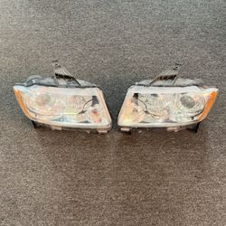 2011-2013 Jeep Grand Cherokee Hid Headlights 