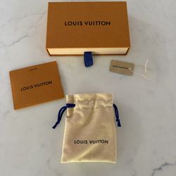 Louis Vuitton box, 5 1/2”