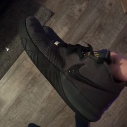 Nike Kyrie 2 Flytrap