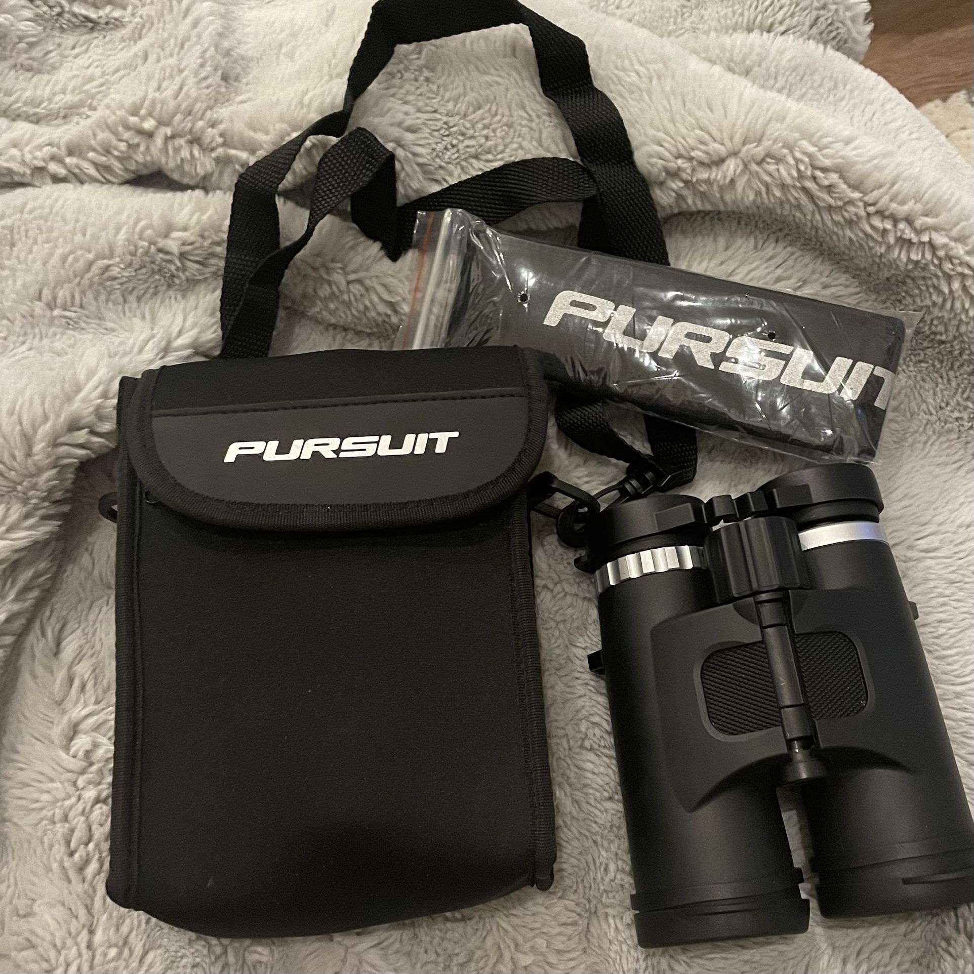 Pursuit Binoculars 10x42