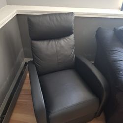 2 Recliners