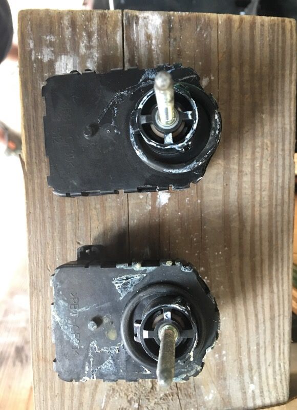 Toyota Tundra headlight adjustment motors