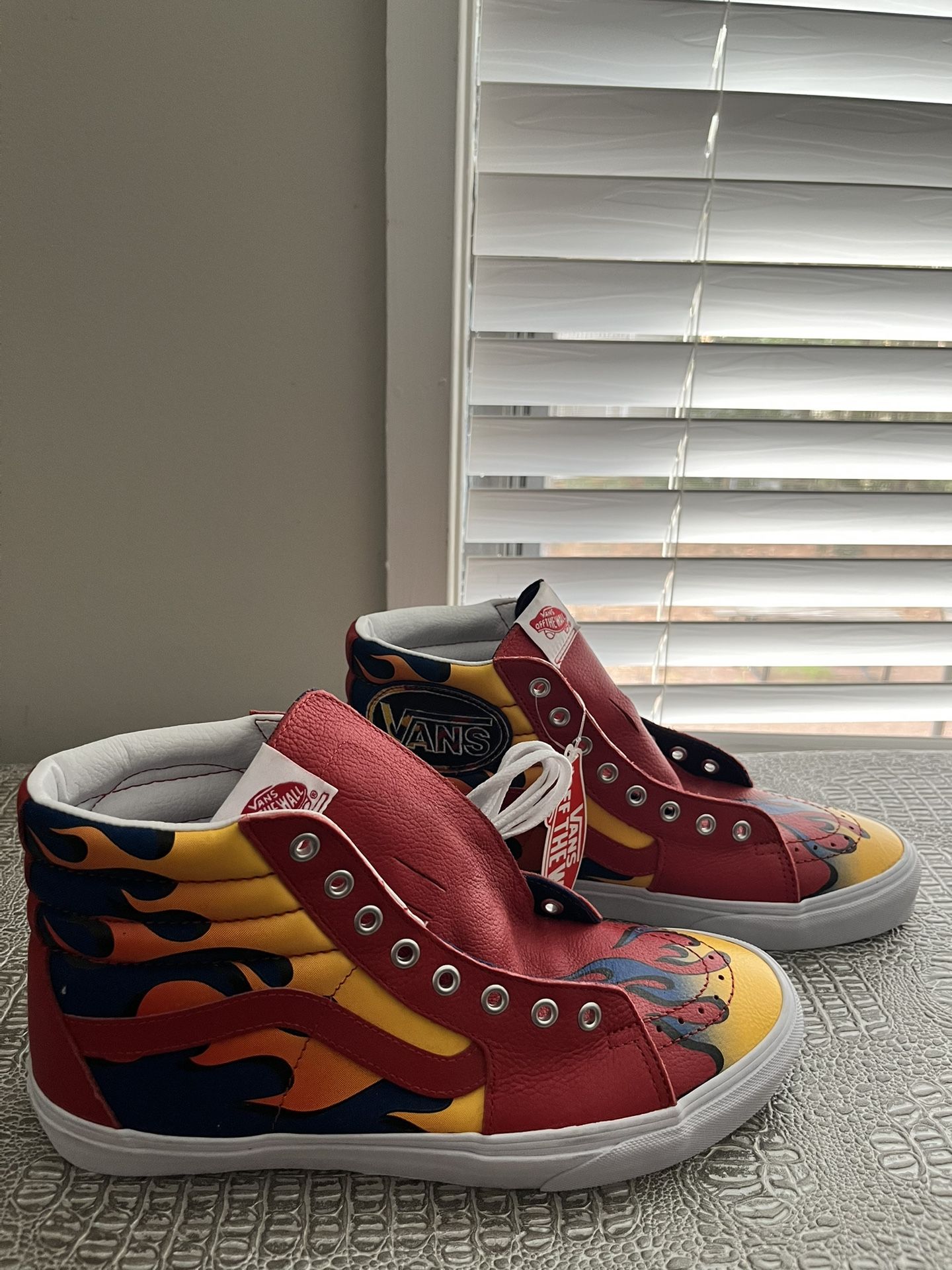 🚨BRAND NEW 🚨 Vans Sk8-Hi Racer Flames