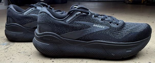 Brooks Woman Shoes 10B