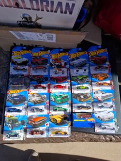20 Hotwheels seald  collectible