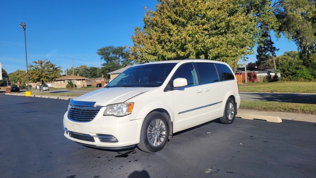 2013 Chrysler Town & Country