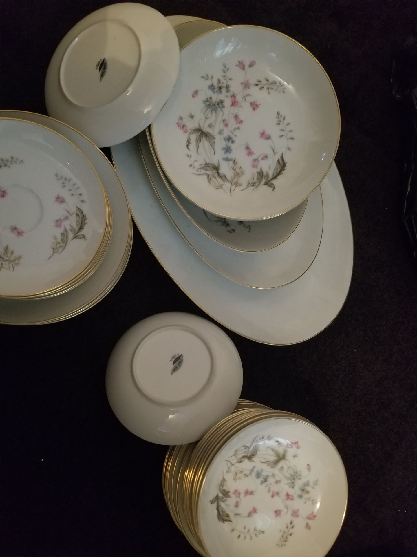 Free China - 42 Pieces