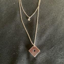 Real Simple. Silver Layered Chain. Square And Crystal.