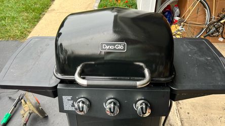 Dyna-Glo 3-Burner Gas Grill