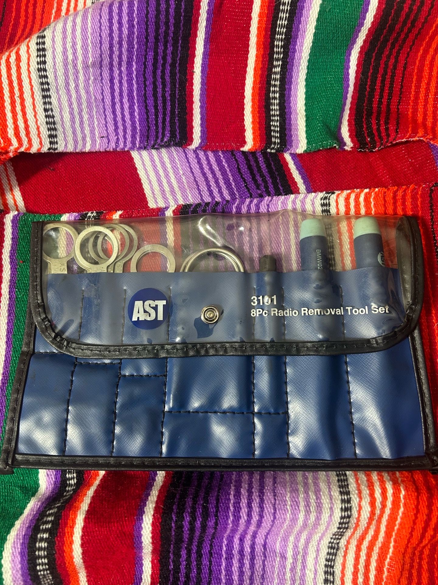 Radio removal set