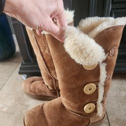 Uggs Women's Bailey Button Triplet 