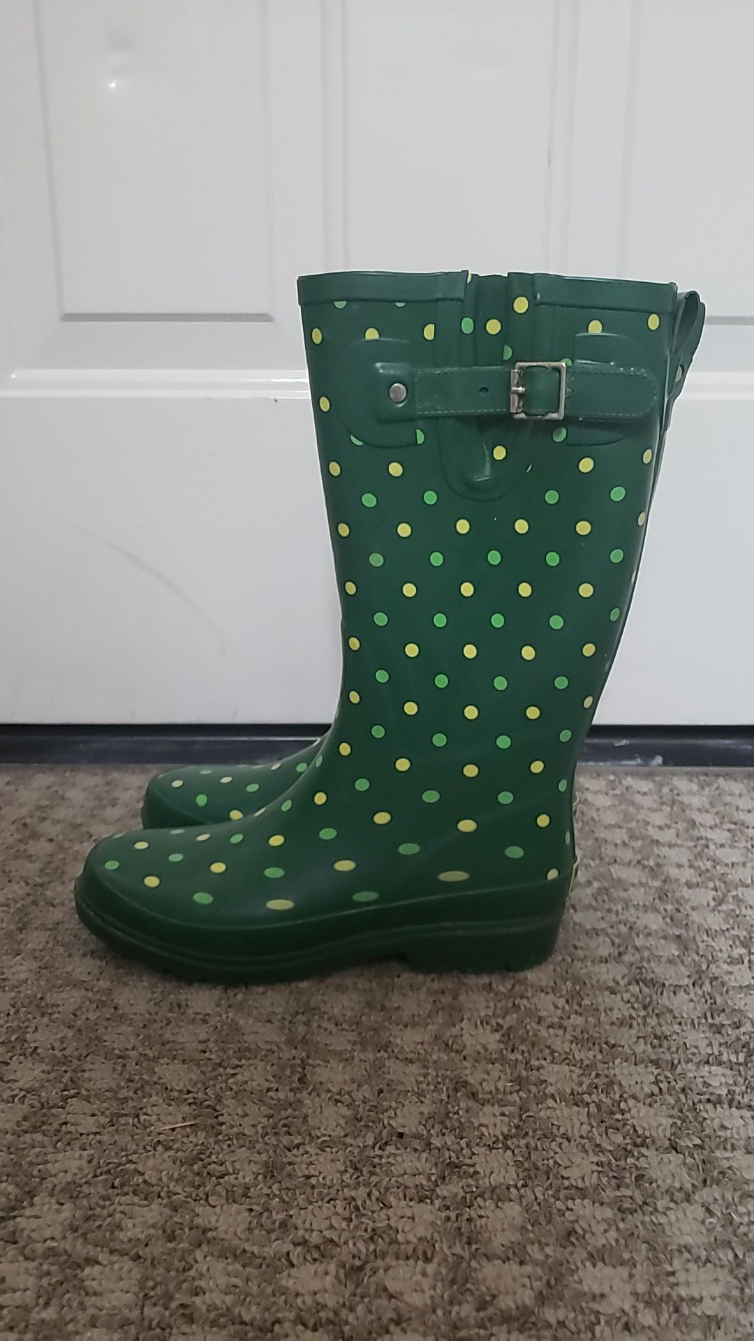 Rain boots Size 6