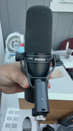 Microphone (Shure SM7B)