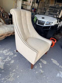 Elegant Beige Linen Accent Chair – Nailhead Trim & Button Tufting
