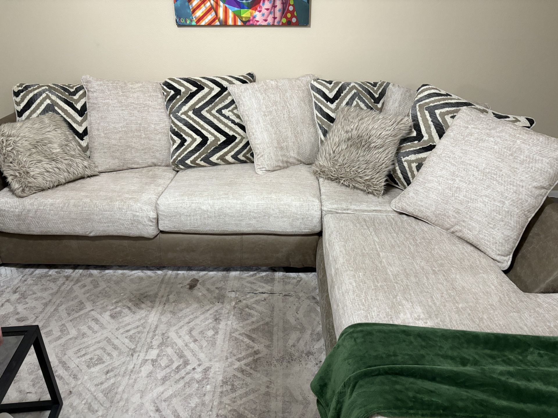 Rooms 2 Go Couch
